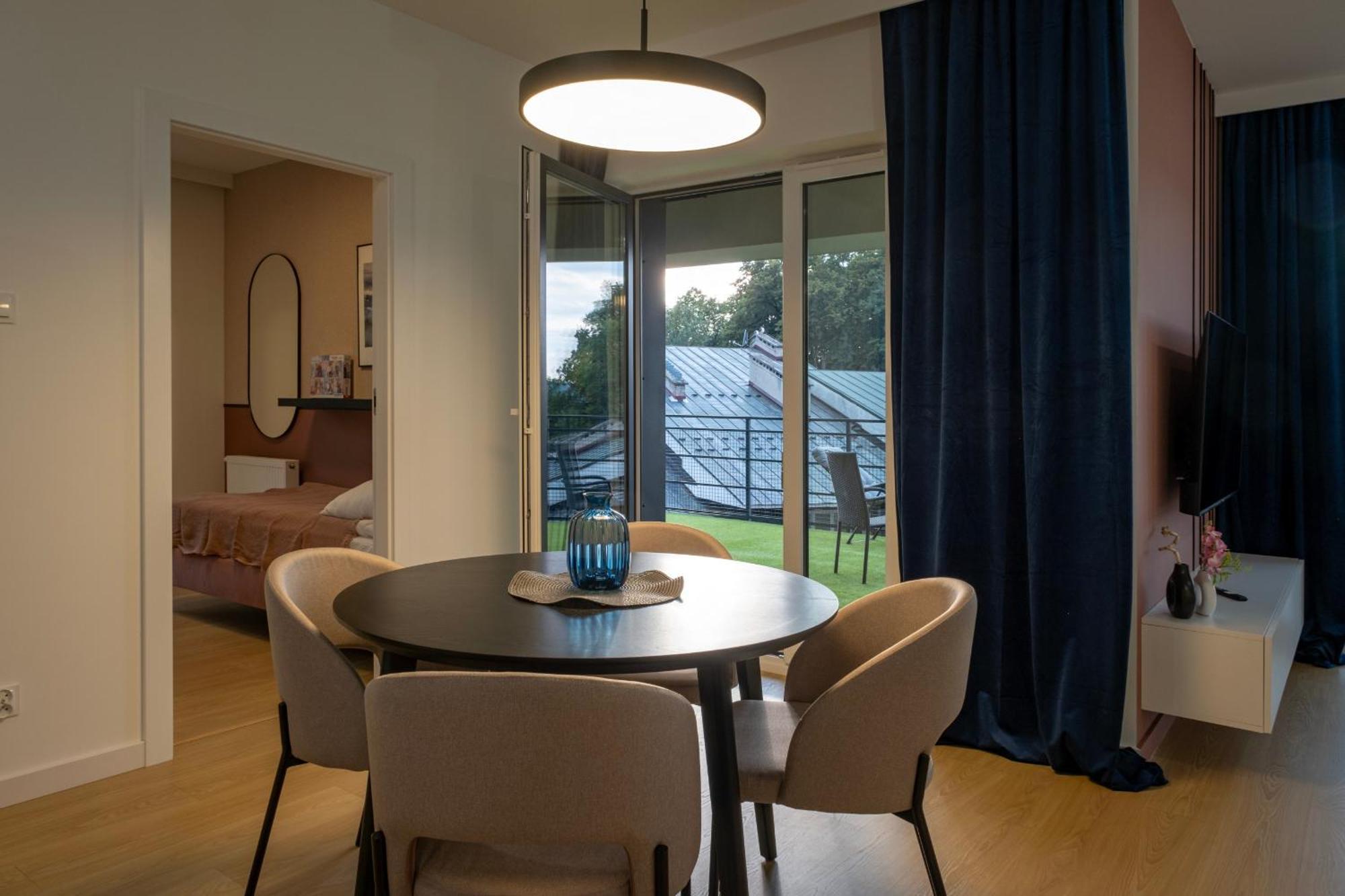 Spacious With Parking By Renters Apartment Przemysl
